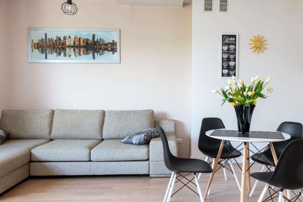 Nad Wisla Z Basenem Apartment