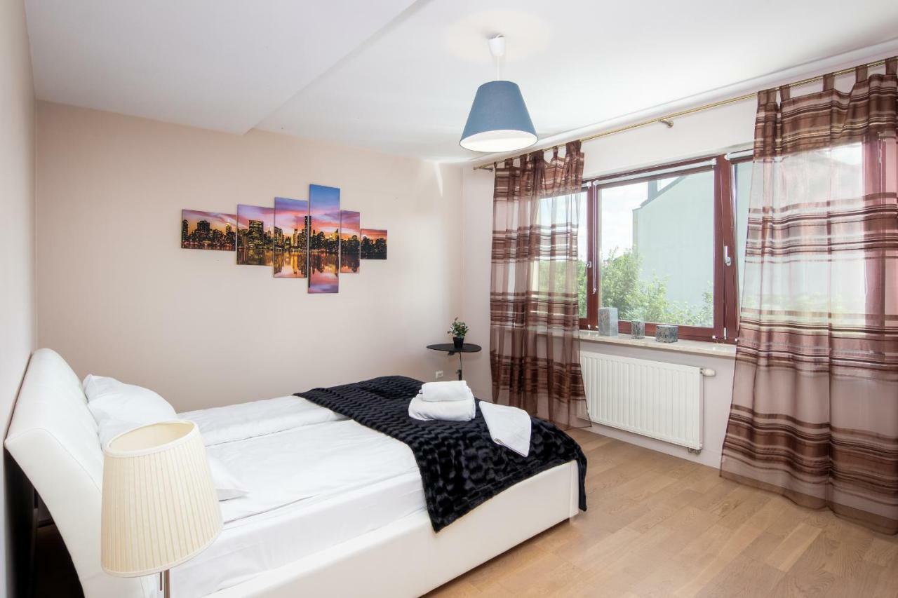 Nad Wisla Z Basenem Apartment